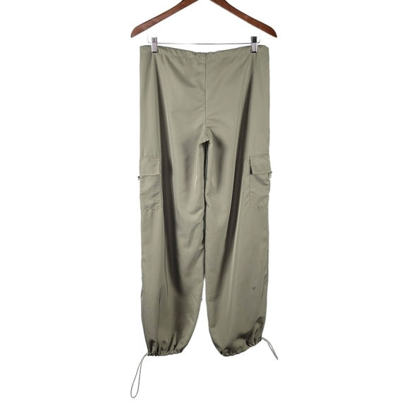 Edikted Asha Low Rise Nylon Cargo Parachute Pants Women's Size XS Light Green - Picture 6 of 13
